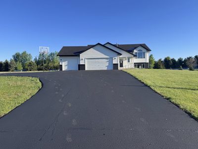 672 Laurie Ln