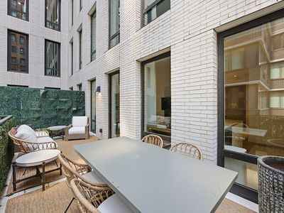 15 W 61st St #3F