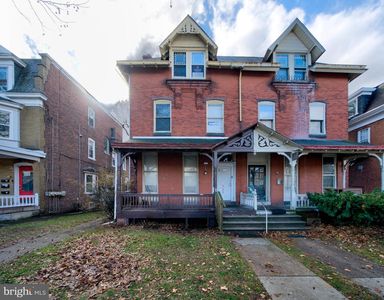 1020 W Main St