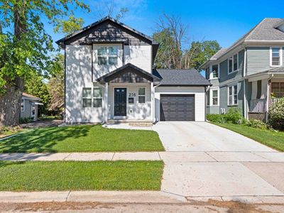 216 4th St