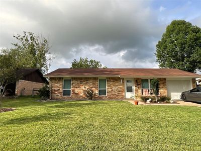 Property at 105 Kimberly Ln, Yoakum, TX