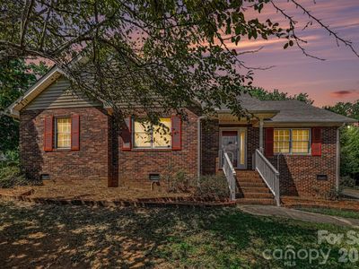 983 Farmington Ct