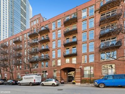 550 N Kingsbury St APT 520