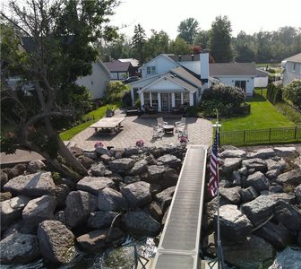 39 Lakeside Blvd