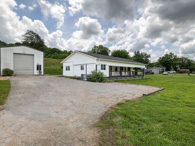 5492 Columbia Hwy
