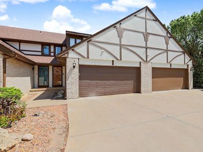 641 N Woodlawn St APT 2