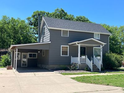 215 N 4th St