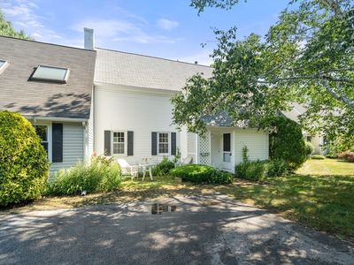 12 State Rd APT 1B