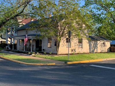 125 W San Antonio St