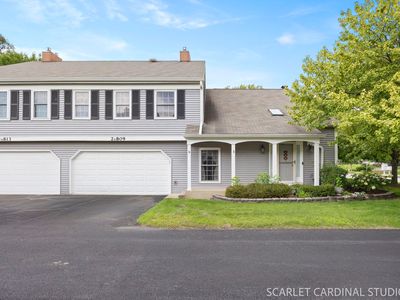 2S809 Grove Ln