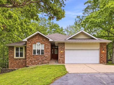 123 Oak Tree Circle