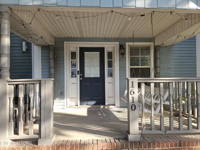 1610 Queen Anne Way
