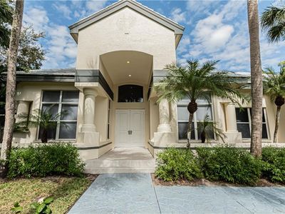 3310 Riverpark CT