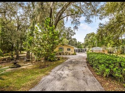 Property at 5 55th St, Yankeetown, FL