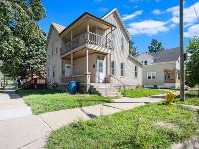 1448 Broadway Ave NW