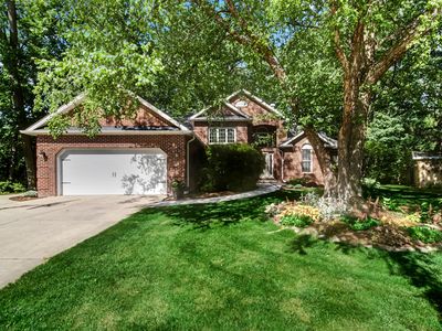 2400 E 9th Pl
