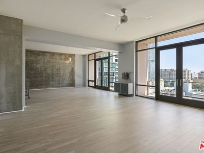 1111 S Grand Ave APT 1211