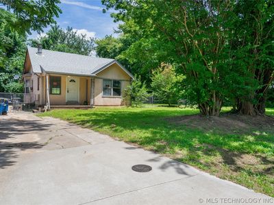 1373 E 66th Pl