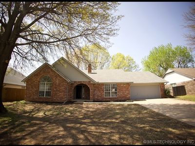 10910 S 85th East Ave