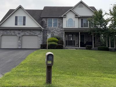 1322 Hunters Chase