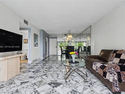 4330 Hillcrest Dr APT 405