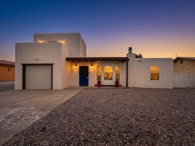 944 E Pueblo Dr