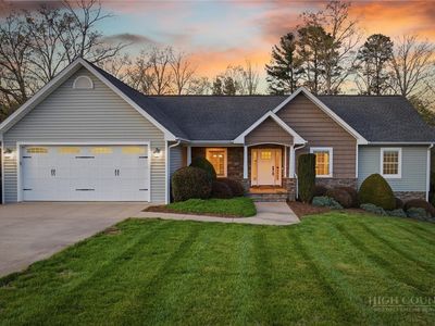 5205 South Oak Circle
