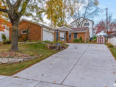 3812 N Thornwood Ave