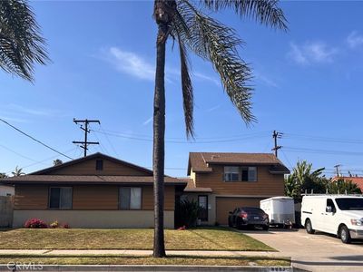 8883 La Paloma Ave