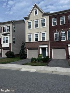 6086 Forum Sq