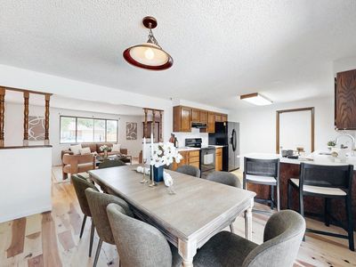 2903 Glendevey Dr