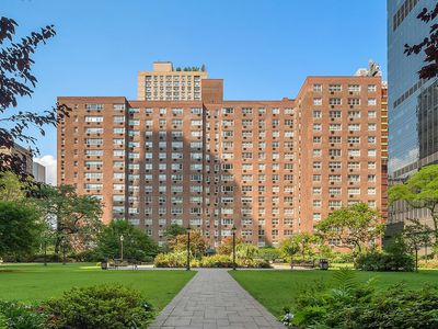 30 W 60th St APT 12W