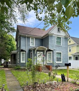 255 Lyon St