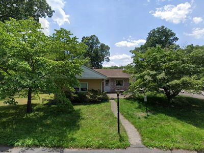 105 Birch Ave