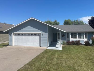 22 B Ave