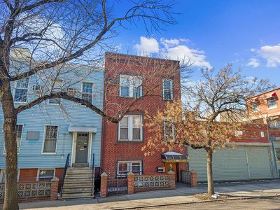 247 Leonard St #2