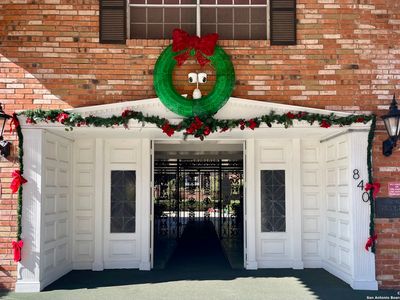 8401 N New Braunfels #120A & 121A