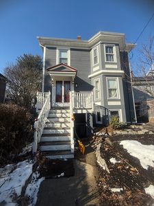 21 Pond St