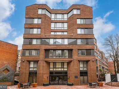 1077 30th St NW #206