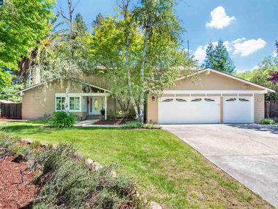 651 Derbyshire Pl