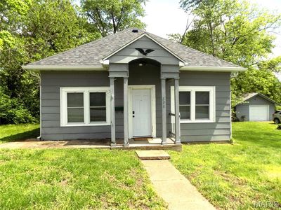208 N Walnut St