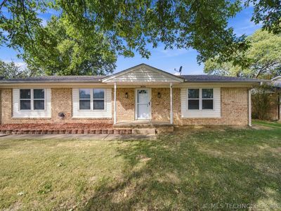 305 N Wortman Pl