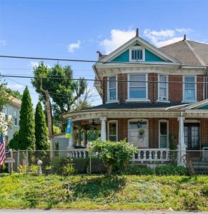 306 E Emmaus Ave
