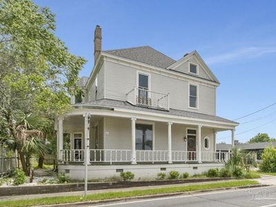 17 W Cervantes St