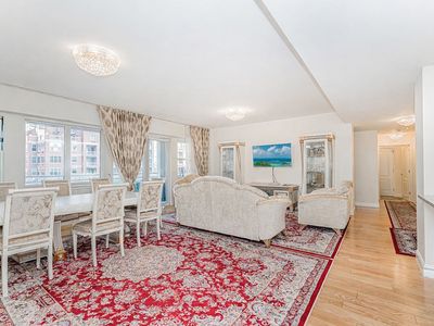 50 Oceana Dr W APT 3D