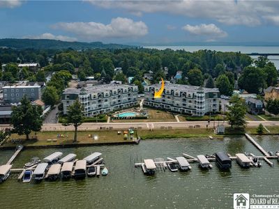 50 Lakeside Dr #B201