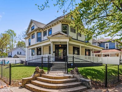200 E South St
