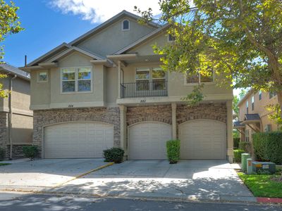 880 E Red Sage Ln