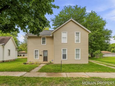 215 2nd Ave