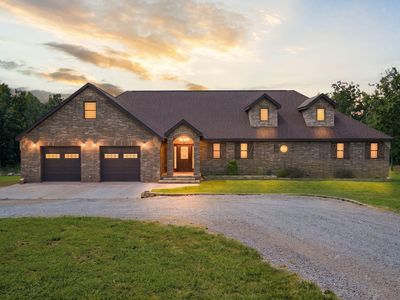 1295 Spring Valley